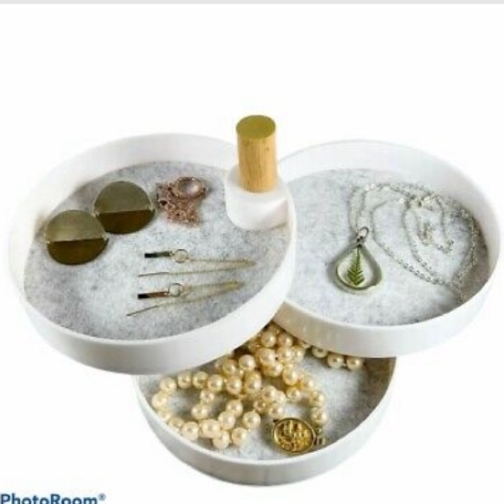 The 2Bandits Tiered catchall tray